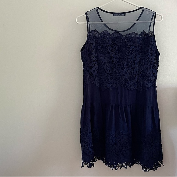 Navy Lace Dress - Picture 4 of 8